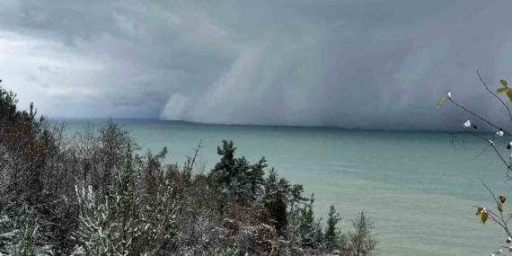 Kastamonu’da ’deniz etkili kar yağışı’ ilginç görüntü oluşturdu