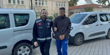 Kavgayı ayıran akrabasını tüfekle vurdu