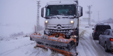 Keçiören Belediyesi, karla mücadeleye aralıksız devam ediyor