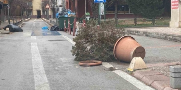 Kentte oluşan fırtına yağmurla beraber şiddetini arttırdı