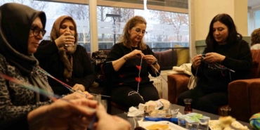 Kırşehir’de kadınlardan ihtiyaç sahibi çocuklara karne hediyesi