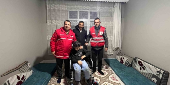 Kızılay’dan engelli bireylere tekerlekli sandalye desteği