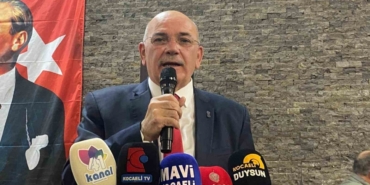 Kocaeli Esnaf ve Sanatkarlar Odası’nda Kadir Durmuş güven tazeledi