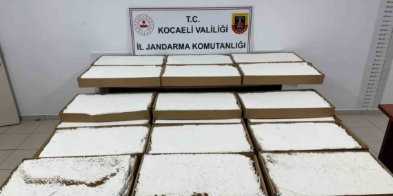 Kocaeli’de araçta 3 buçuk milyon liralık makaron ele geçti