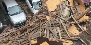 Kocaeli’de sadece bir mahallede 186 evin çatısı uçtu, hasar tespit çalışmaları devam ediyor