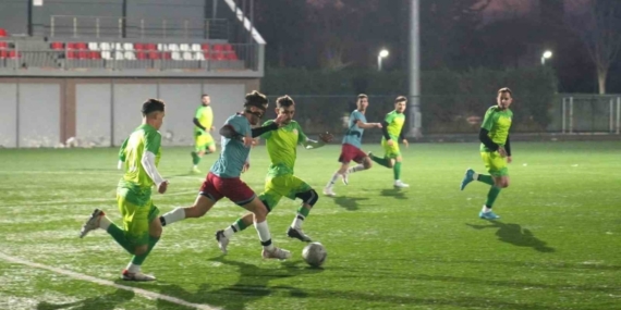 Kredi Yurtlar Kurumunda kalan gençler spor dallarında yarıştı