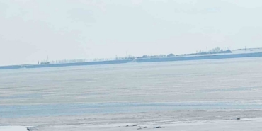 Kuş cenneti Arin Gölü kısmen dondu