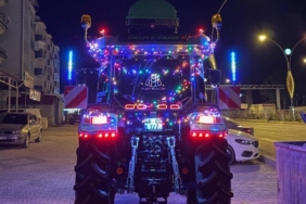 Led ışıklı traktör dikkat çekti