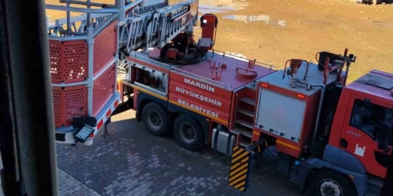 Mardin’de evde çıkan yangında anne ve 3 çocuğu kurtarıldı