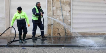 Mardin’de tarihi 1. Cadde’de kar sonrası temizlik ve yenileme çalışması devam ediyor