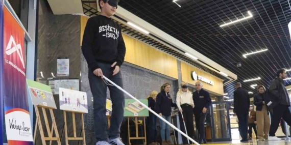 Mersin’de görme engelliler için empati parkuru kuruldu