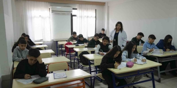 Mersin’de öğrencilere ücretsiz eğitim desteği