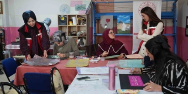 Muş’ta şehit yakınları ve gazilere yönelik ebru kursu yoğun ilgi gördü