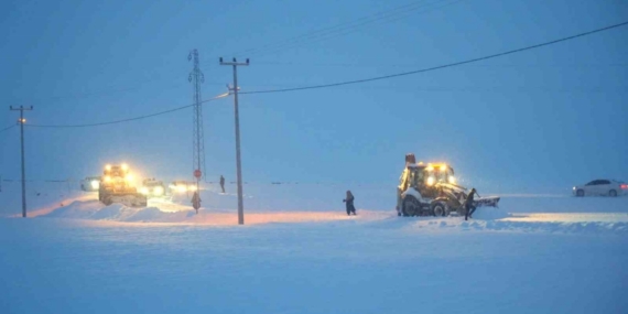 Muş’ta yoğun kar yağışı: 368 köy yolu ulaşıma kapandı