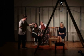 Nazilli HEM tiyatro ekibinin oyunu beğenildi