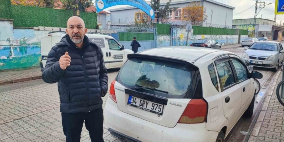 O anlar kamerada: Okul önünde öğretmene önce yumruk attı, ardından ateş etti