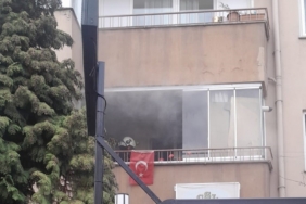 Ocakta unutulan yemek yangına sebep oldu