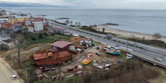 Of’tan Senegal’e balıkçı teknesi ihracatı