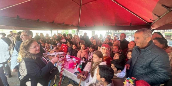 Öğrenciler ’ailenin önemine’ oyuncaklarla dikkat çekti