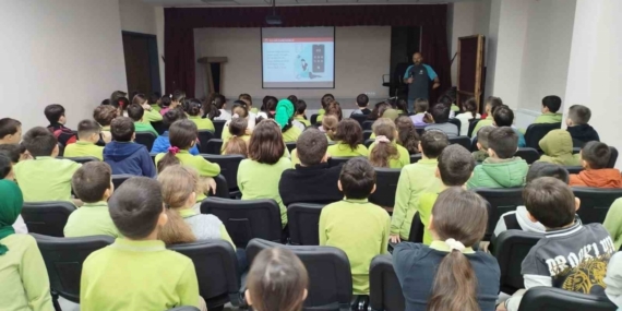 Öğrencilere sağlıklı çocuk sağlıklı gelecek etkinliği