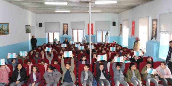 Oltu’da öğrencilere verem bilgilendirmesi