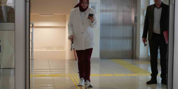 OMÜ’de görme engelliler için yapay zekâ destekli asistan devrede