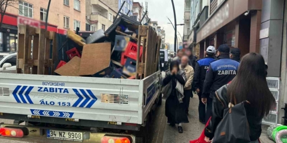 Ordu’da kaldırımı işgal eden malzemeler toplandı
