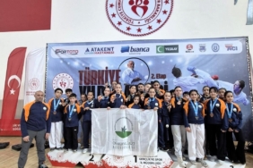 Osmangazili karateciler madalyaya doydu