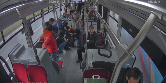 Otobüs şoförü rahatsızlanan yolcuyu hastaneye yetiştirdi