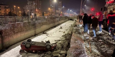 Otomobil kanala uçtu: 1 yaralı