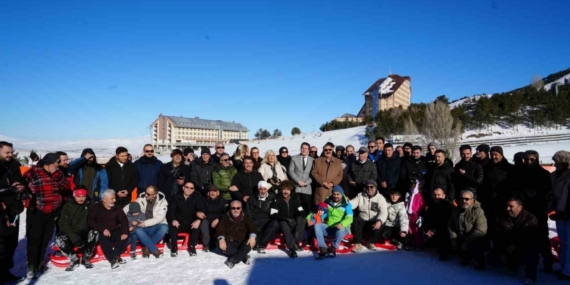 Palandöken’i bu kez gazeteciler şenlendirdi