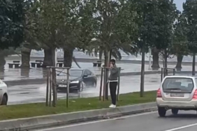 Pendik’te fırtına nedeniyle deniz suyu sahil yoluna vurdu