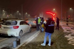 Polise çarpıp kaçtıktan sonra olay yerinde yakalanan şahıs tutuklandı