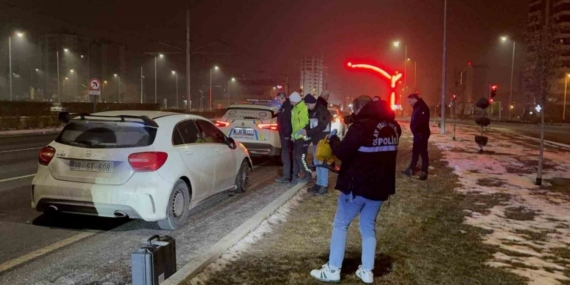 Polise çarpıp kaçtıktan sonra olay yerinde yakalanan şahıs tutuklandı