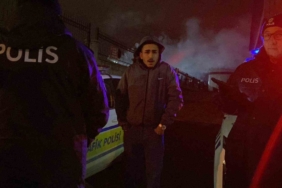 Polisi görünce kaldırıma çıkan alkollü sürücü polis ekiplerin dikkati sayesinde yakalandı