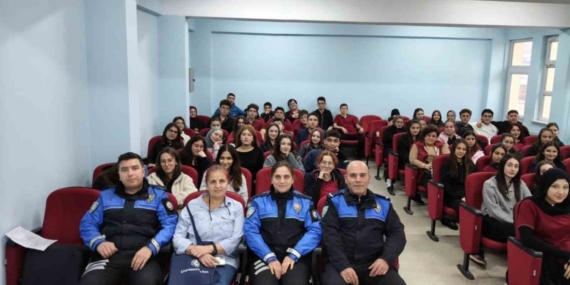 Polisten lise öğrencilerine yönelik eğitim