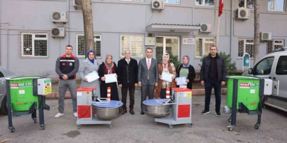 Pozantı’da üreticilere ekipman desteği verildi