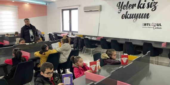 Pursaklar Belediyesi, kitap okuma etkinliğinde ilkokul öğrencilerini ağırladı