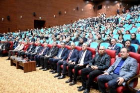 Rektör Prof. Dr. Demir üniversite personelleri ile bir araya geldi