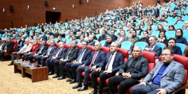 Rektör Prof. Dr. Demir üniversite personelleri ile bir araya geldi