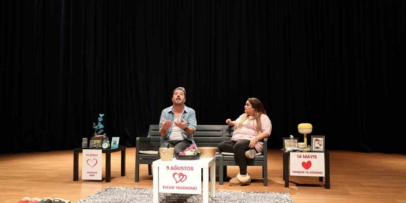 "Ruh Öküzüm" oyunu sanatseverlerden yoğun ilgi gördü