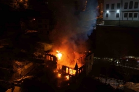 Safranbolu’da 200 yılık tarihi konak alevlere teslim oldu