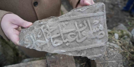 Samsun’da mezarlığın altından tarih çıkıyor: Samsun yazılı mezar kitabesi, yeni tarihi mezarlar