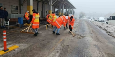 Şanlıurfa’da kar temizliği sürüyor