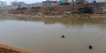 Şanlıurfa’da sulama kanalına düşen otomobilin sürücüsünü arama çalışmaları sürüyor