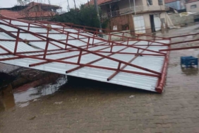 Sarıgöl’de fırtına etkili oldu