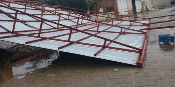 Sarıgöl’de fırtına etkili oldu