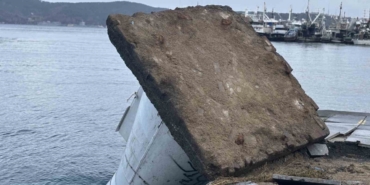 Sarıyer’deki şiddetli fırtına deniz fenerini devirdi