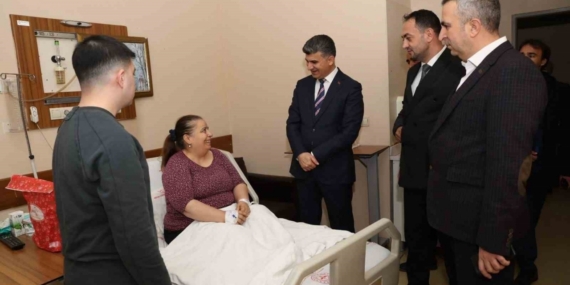 Şener, yeni yıl gecesinde kamu çalışanlarıyla buluştu