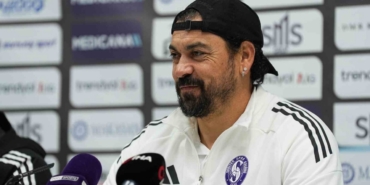 Servet Çetin: "1 kenar, 1 orta saha oyuncusunu kadromuza katarsak daha iyi takım olacağız"